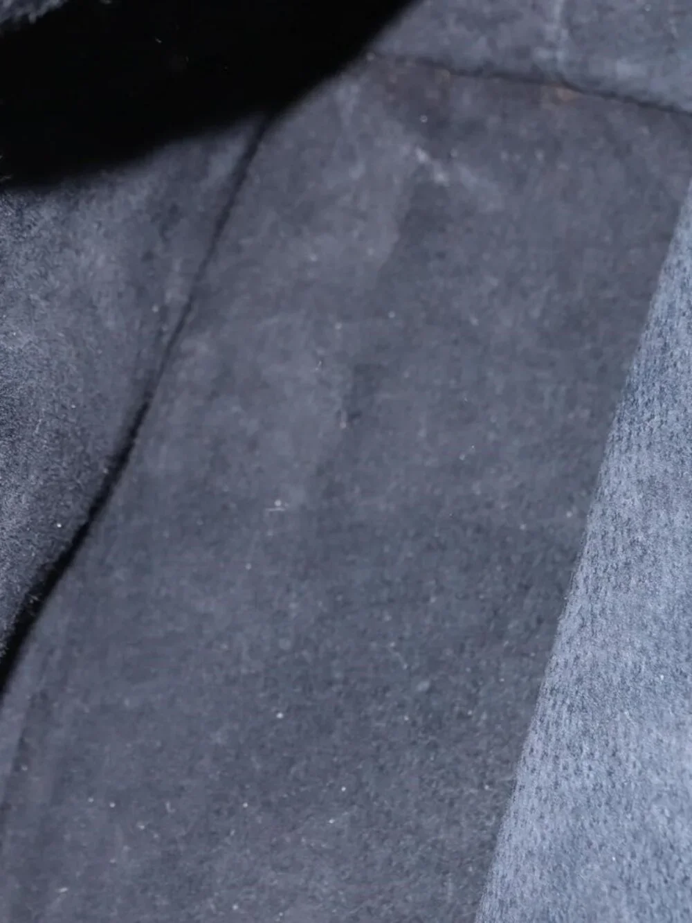 Authentic GUCCI Shoulder Bag Leather Black Gold - Picture 2 of 16